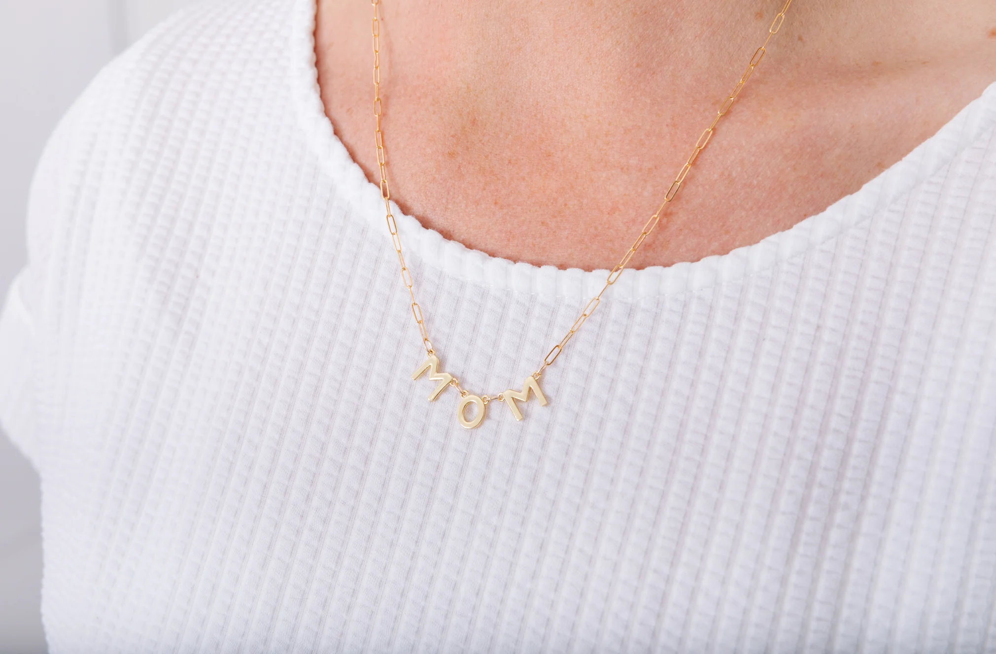 Mom Letter Necklace - Image 7