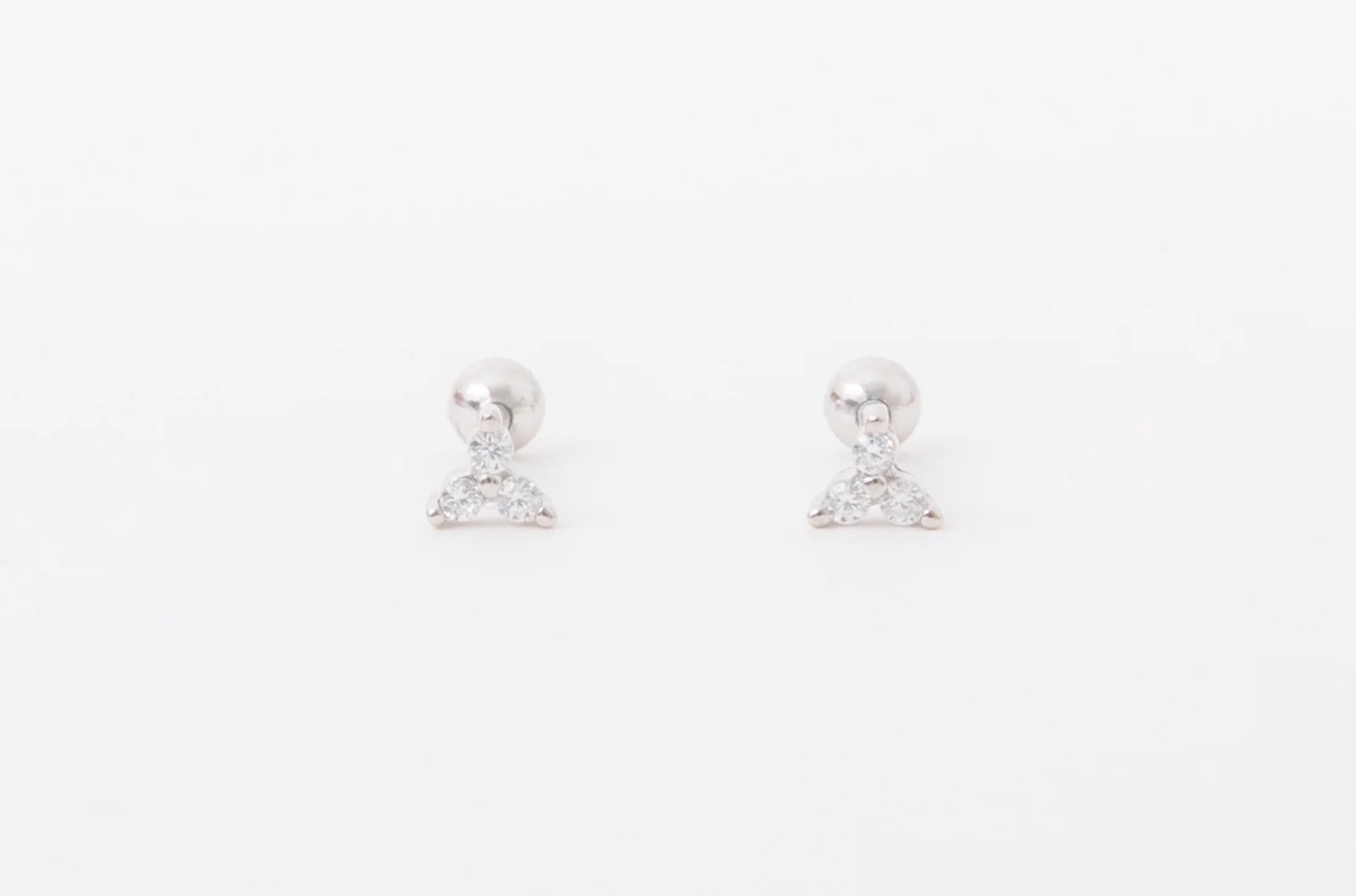 Three Diamond Cluster Screwbacks - Image 9